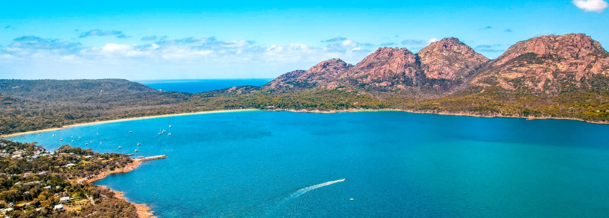 arial view of the great oyster bay tasmania