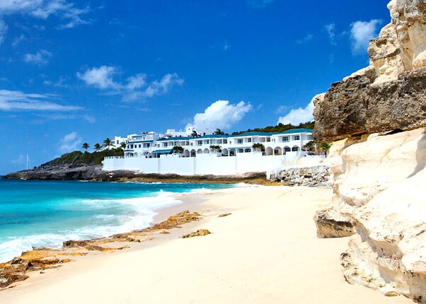 scenic view of cupecoy beach in st maarten