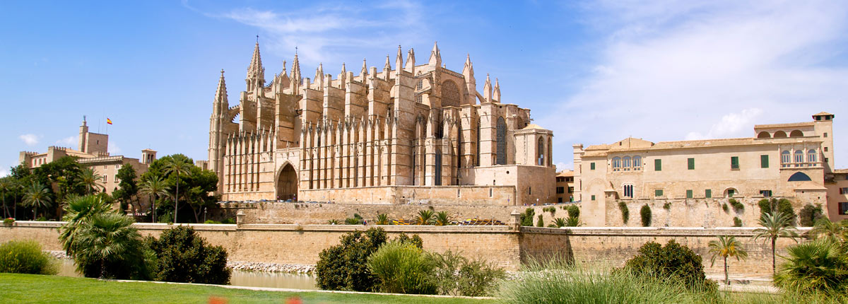 amazing view of the majorca cathedral