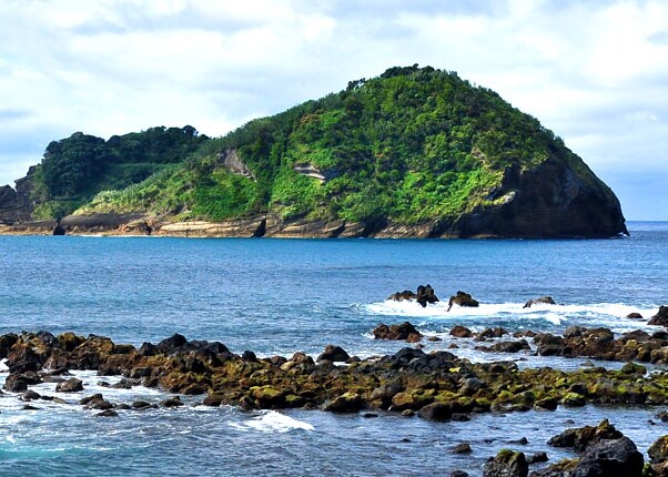 rocky shores of ponta delgado