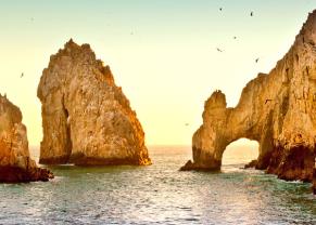 picturesque view of the arch of cabo san lucas