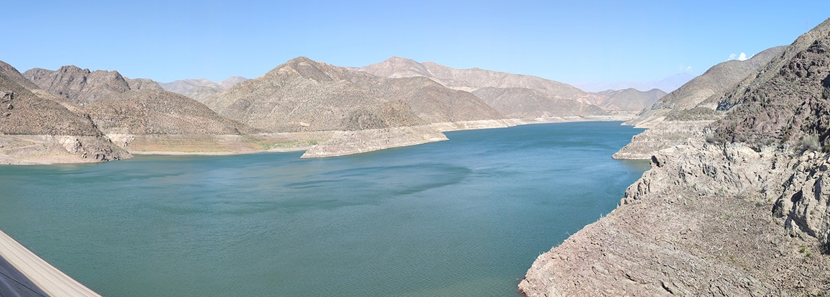 the elqui valley with the lagoons nestled between mountains