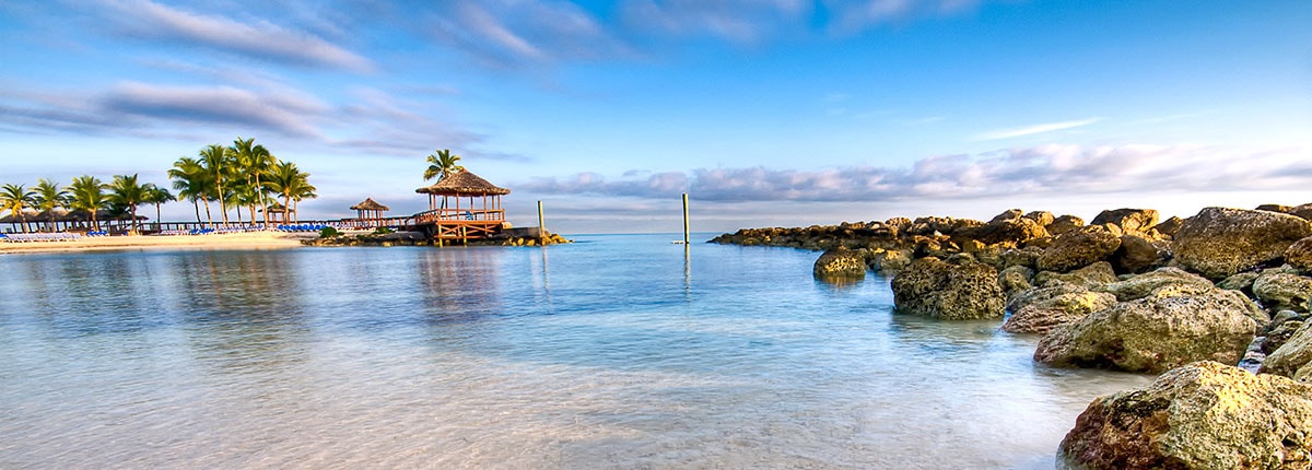 beautiful blue skies and water in nassau bahamas