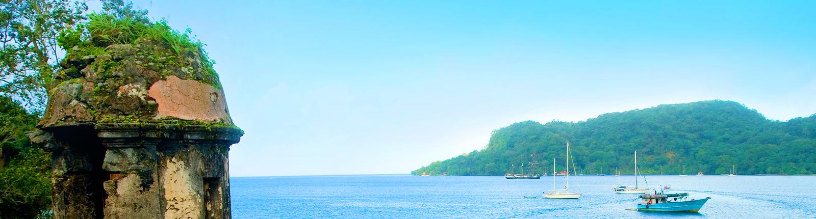 Sailboats in the oceans of Colon, Panama