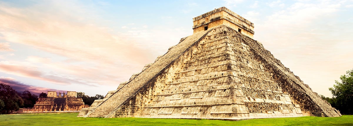 visit the el castillo pyramid in progreso