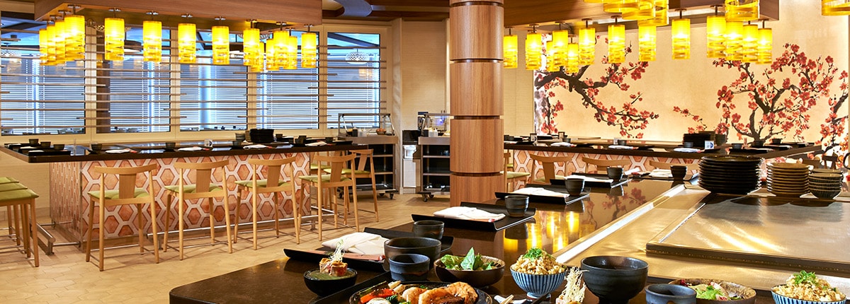bonsai teppanyaki is decorated with light brown colors and soft lights