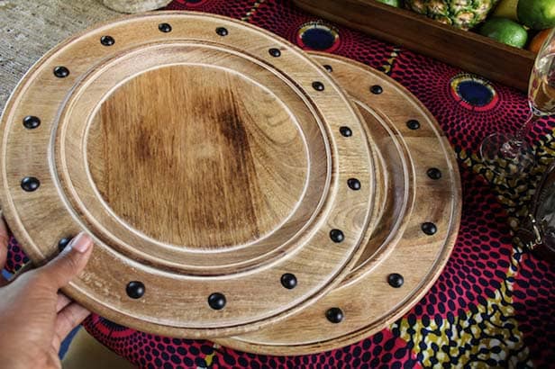 islandstyletablescape-erikaward-chargers