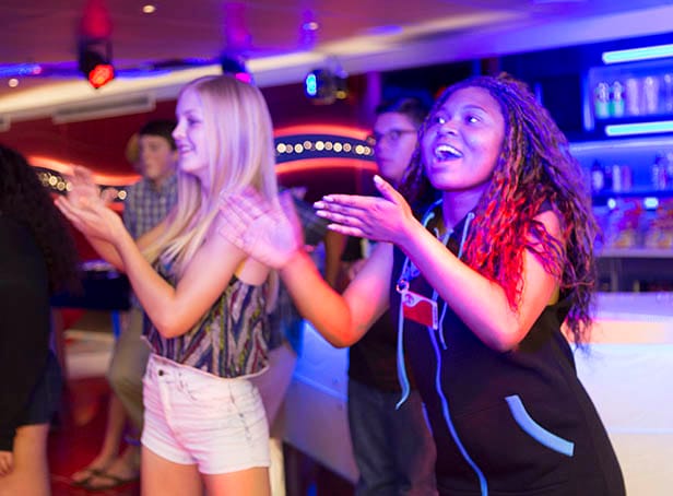 teens dancing in club o2