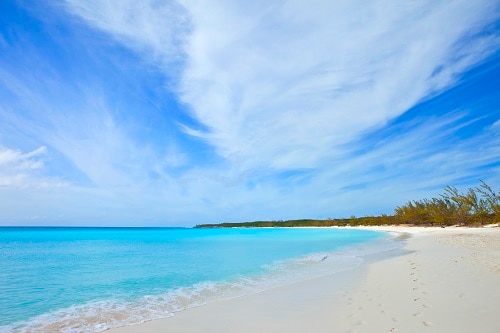 view of the sky blue waters of xanadu beach in freeport bahamas