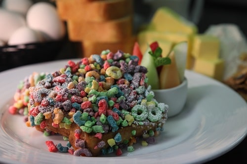 hotron’s cereal crusted french toast with colorful cereal
