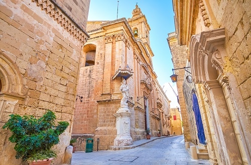 a crossroad in mdina town