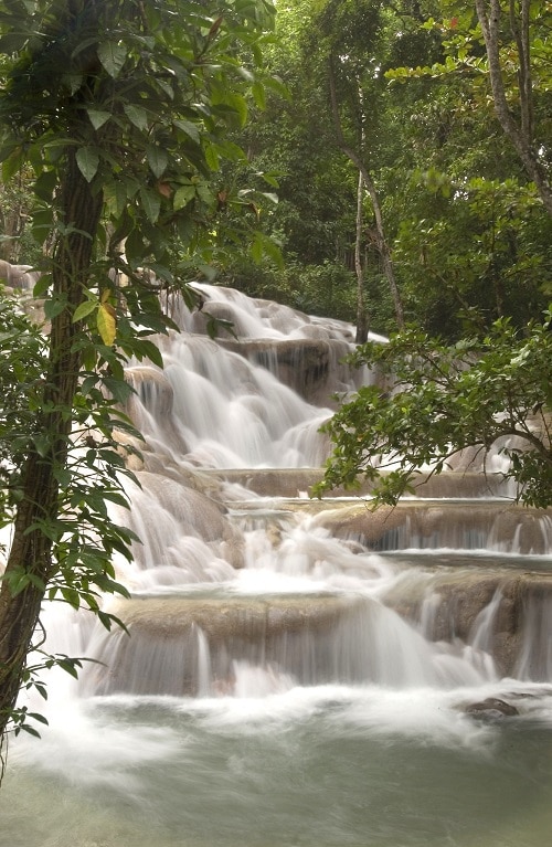 dunn’s river falls in jamaica