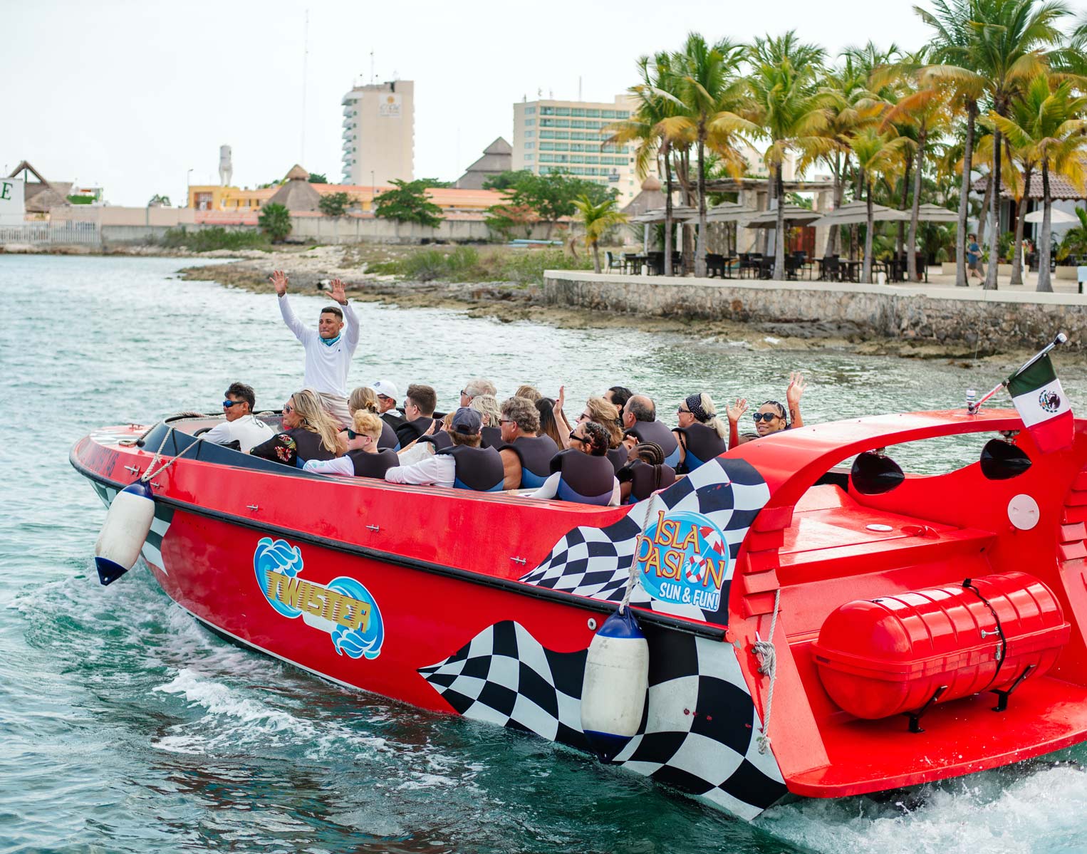 这个船呢…长这样