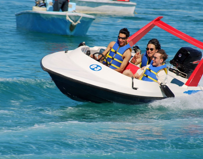 Mini Speed Boat Mini Speed Boats & Hideaway Beach - Nassau, The Bahamas Shore ...