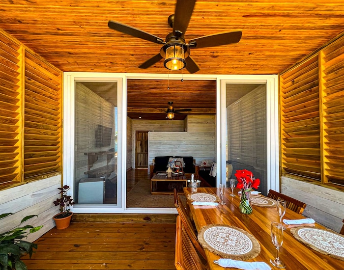 Beach Front All Inclusive Premium Villa - Isla Tropicale, Roatan Shore ...