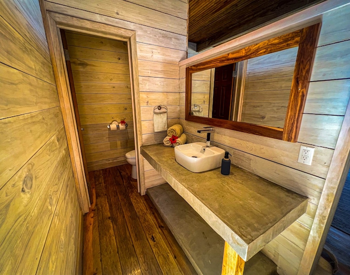 Beach Front All Inclusive Premium Villa - Isla Tropicale, Roatan Shore ...