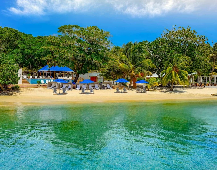 Snuba Roatan Snuba by Boat, Beach & Lunch - Isla Tropicale, Roatan Shore Excursions ...