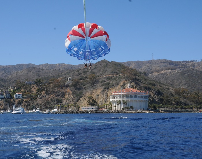 catalina tours parasailing