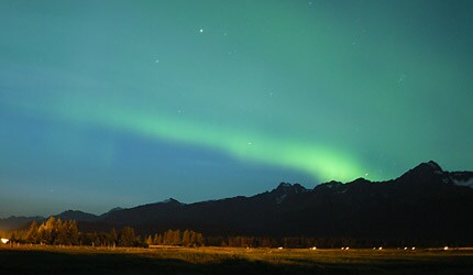 the northern lights in the sky in alaska